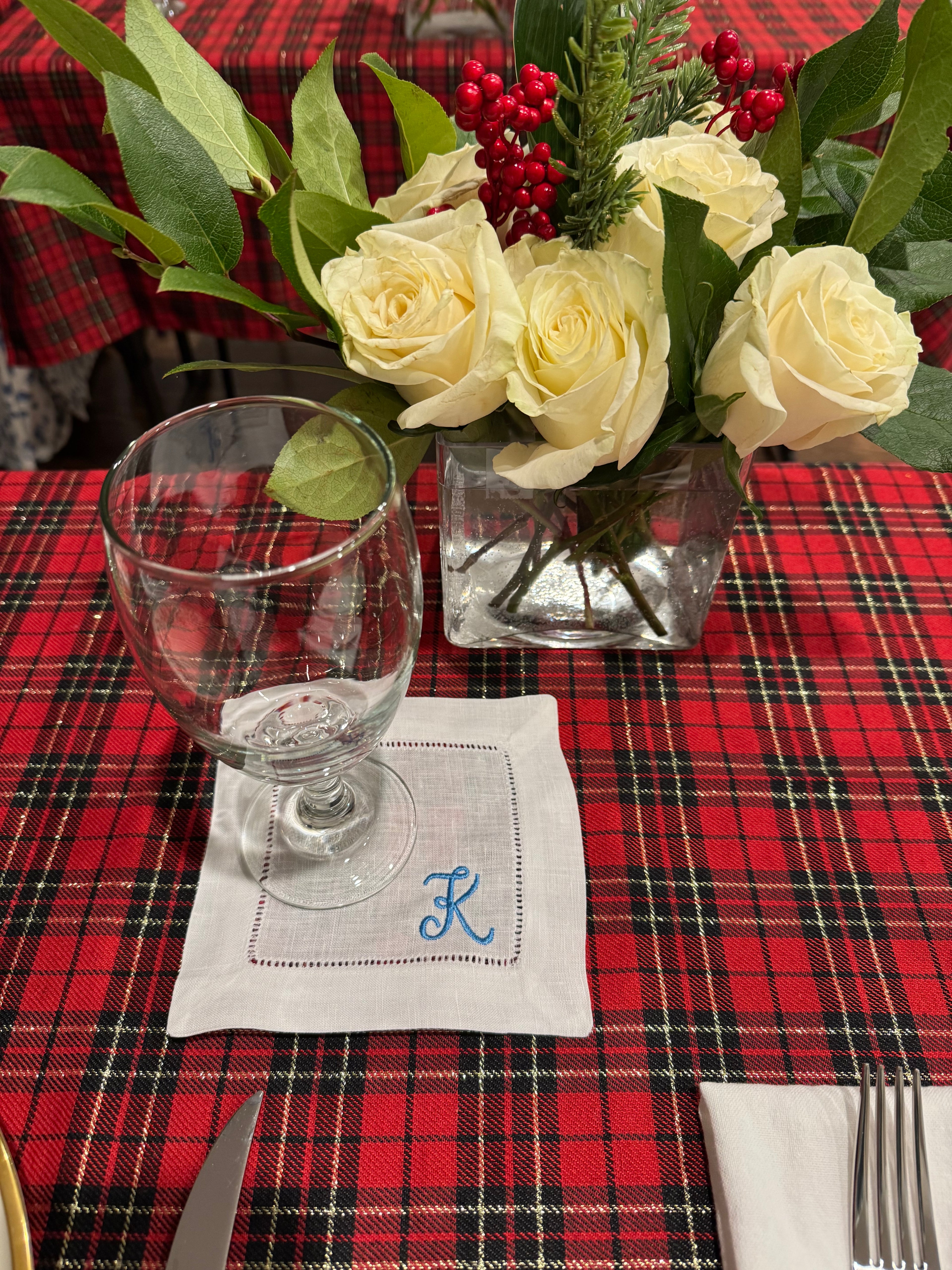 Set of 4 embroidered cocktail napkins